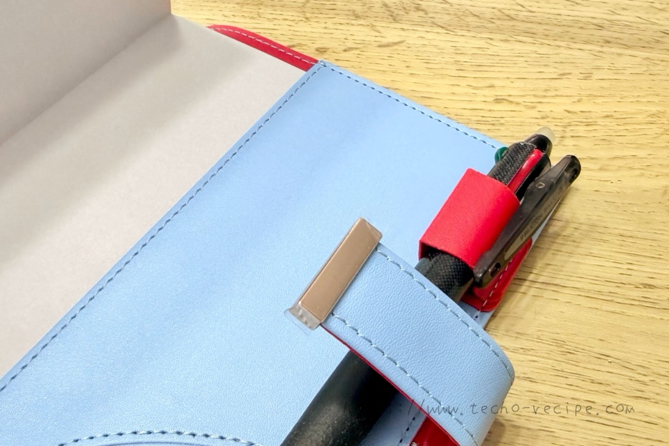 SUNNY手帳トラッドカバーのペンホルダー